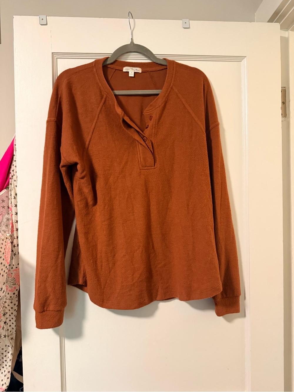 nine britton Rust Henley Pullover Sweatshirt